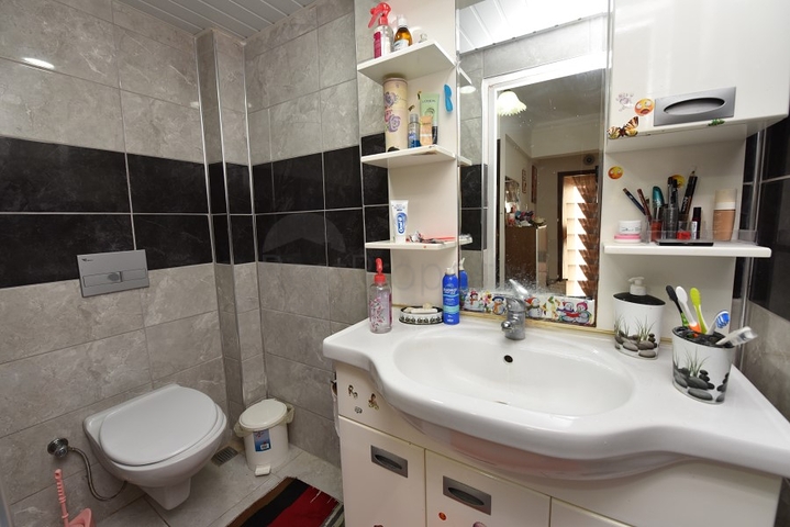 شقة بسعر مناسب - تصميم 2 غرفة وصالة -مطبخ منفصل - في مهموتلار / الانيا 