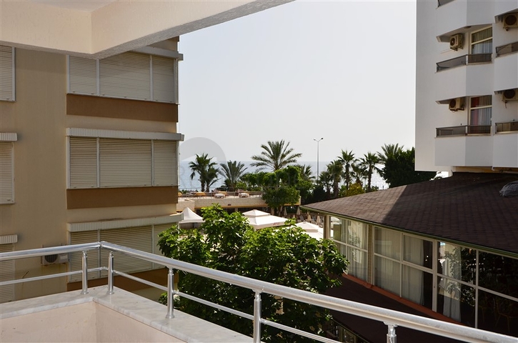 شقق 1+1 في مجمع مع شاطئ خاص