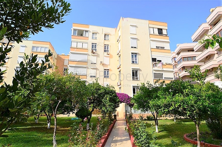 شقق 1+1 في مجمع مع شاطئ خاص