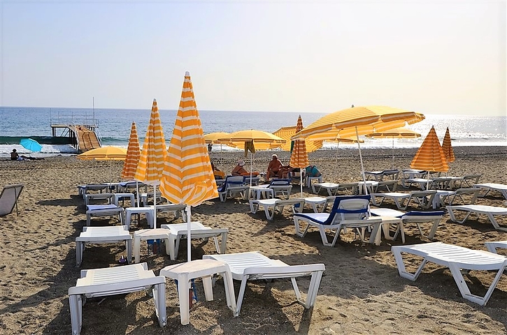 شقق 1+1 في مجمع مع شاطئ خاص