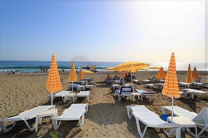 شقق 1+1 في مجمع مع شاطئ خاص