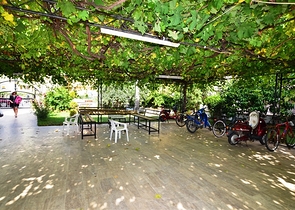 شقق 1+1 في مجمع مع شاطئ خاص