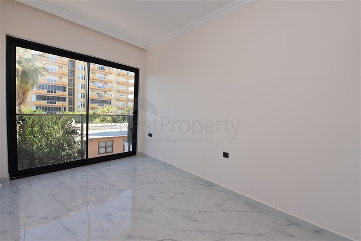 شقق اطلالة بحر في الانيا - غرفة وصالة -مجمع جديد -في كارجيجاك / الانيا 