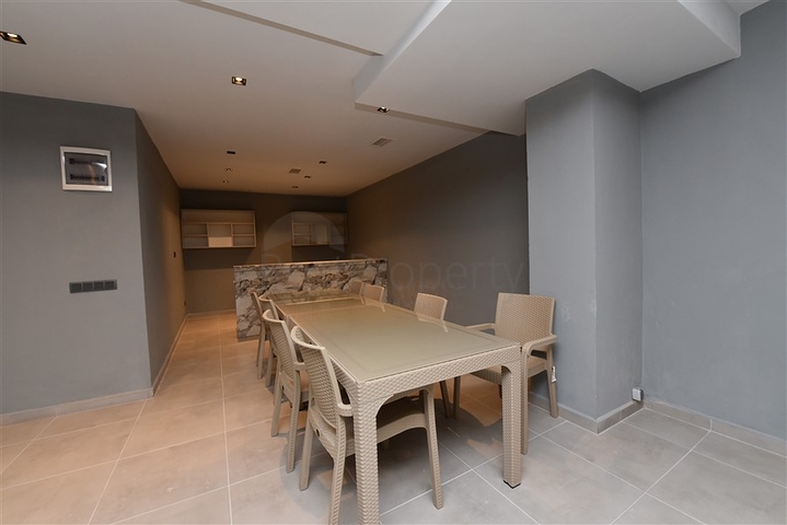 شقق اطلالة بحر في الانيا - غرفة وصالة -مجمع جديد -في كارجيجاك / الانيا 