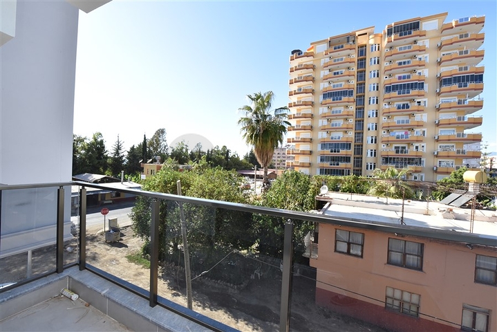 شقق اطلالة بحر في الانيا - غرفة وصالة -مجمع جديد -في كارجيجاك / الانيا 