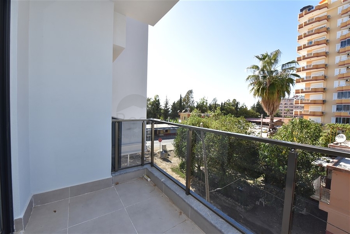 شقق اطلالة بحر في الانيا - غرفة وصالة -مجمع جديد -في كارجيجاك / الانيا 