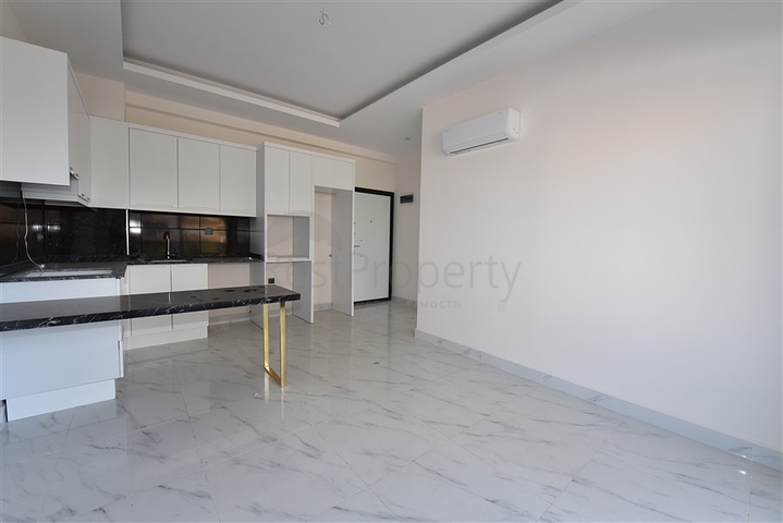 شقق اطلالة بحر في الانيا - غرفة وصالة -مجمع جديد -في كارجيجاك / الانيا 