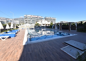 شقق اطلالة بحر في الانيا - غرفة وصالة -مجمع جديد -في كارجيجاك / الانيا 