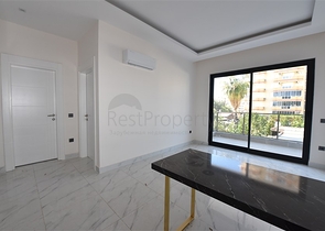 شقق اطلالة بحر في الانيا - غرفة وصالة -مجمع جديد -في كارجيجاك / الانيا 