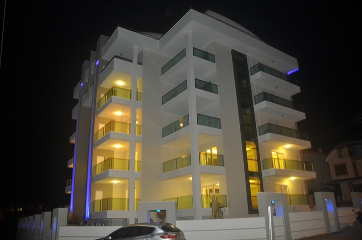 دوبلكس ثلاث غرف وصالة مميزة بتراسات واسعة في افسلار / الانيا 