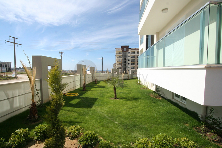 دوبلكس ثلاث غرف وصالة مميزة بتراسات واسعة في افسلار / الانيا 