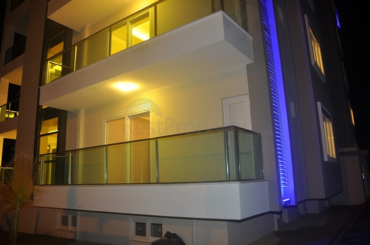 دوبلكس ثلاث غرف وصالة مميزة بتراسات واسعة في افسلار / الانيا 