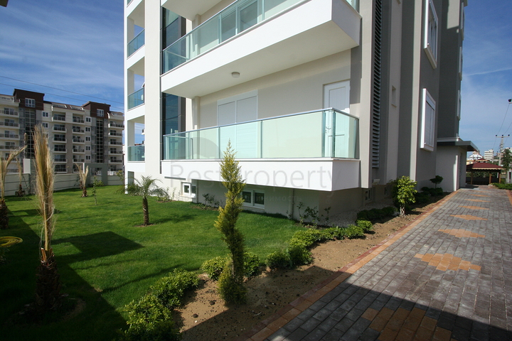 دوبلكس ثلاث غرف وصالة مميزة بتراسات واسعة في افسلار / الانيا 