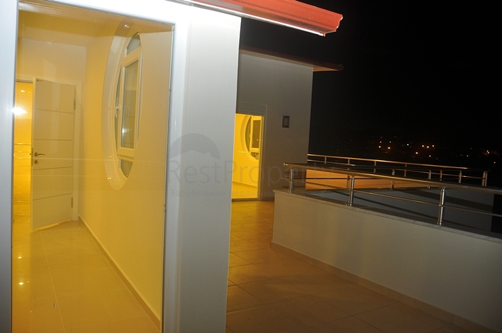 دوبلكس ثلاث غرف وصالة مميزة بتراسات واسعة في افسلار / الانيا 