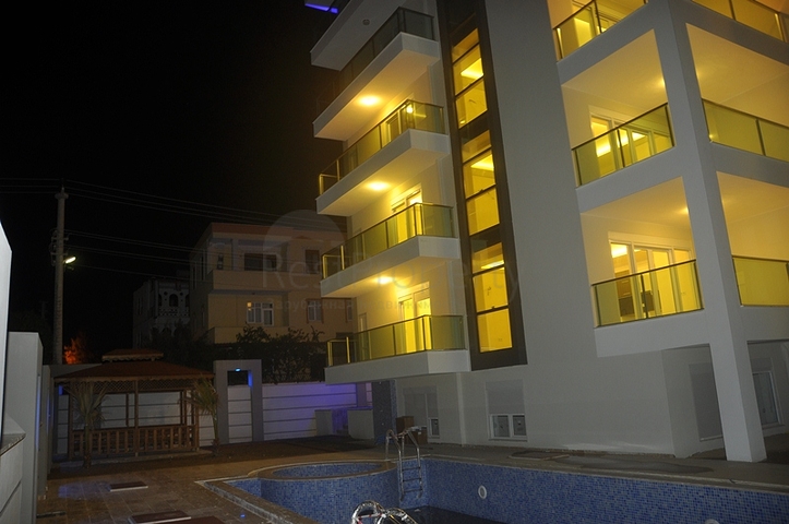 دوبلكس ثلاث غرف وصالة مميزة بتراسات واسعة في افسلار / الانيا 