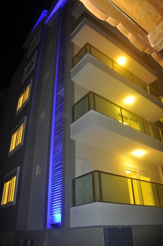 دوبلكس ثلاث غرف وصالة مميزة بتراسات واسعة في افسلار / الانيا 