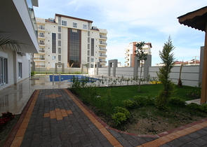 دوبلكس ثلاث غرف وصالة مميزة بتراسات واسعة في افسلار / الانيا 