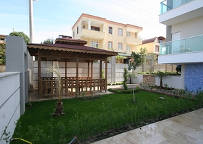 دوبلكس ثلاث غرف وصالة مميزة بتراسات واسعة في افسلار / الانيا 