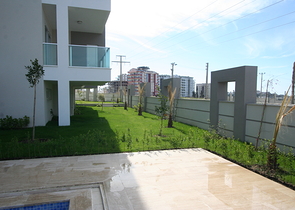 دوبلكس ثلاث غرف وصالة مميزة بتراسات واسعة في افسلار / الانيا 