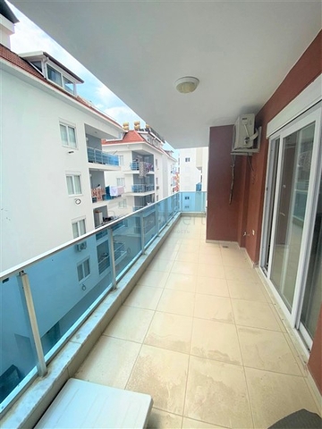 شقة غرفة وصالة مفروشة -ضمن مجمع سكني قريب من البحر والخدمات - في محمودلار / الانيا 