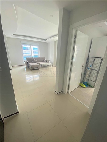 شقة غرفة وصالة مفروشة -ضمن مجمع سكني قريب من البحر والخدمات - في محمودلار / الانيا 