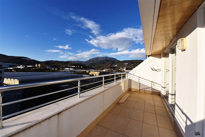 سعر مناسب - بين احضان الطبيعة -دوبلكس 2 غرفة وصالة -ضمن مجمع - في ديمرتاش / الانيا 