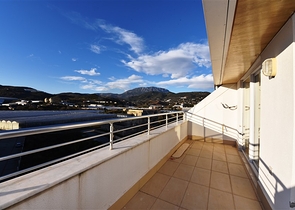 سعر مناسب - بين احضان الطبيعة -دوبلكس 2 غرفة وصالة -ضمن مجمع - في ديمرتاش / الانيا 