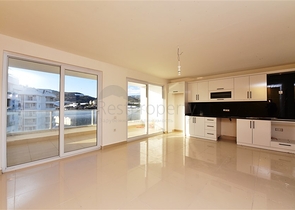 سعر مناسب - بين احضان الطبيعة -دوبلكس 2 غرفة وصالة -ضمن مجمع - في ديمرتاش / الانيا 