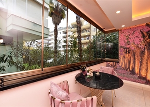 مركز تجاري - في مركز الانيا 