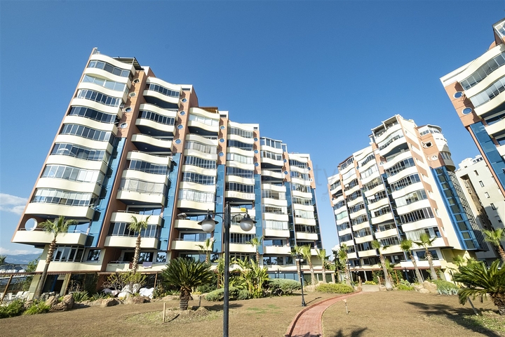 شقة 2 + 1 تطل على البحر الأبيض المتوسط ​​في أنطاليا