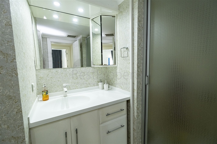 شقة 2 + 1 تطل على البحر الأبيض المتوسط ​​في أنطاليا