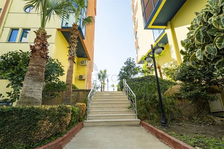 شقة 2 + 1 تطل على البحر الأبيض المتوسط ​​في أنطاليا