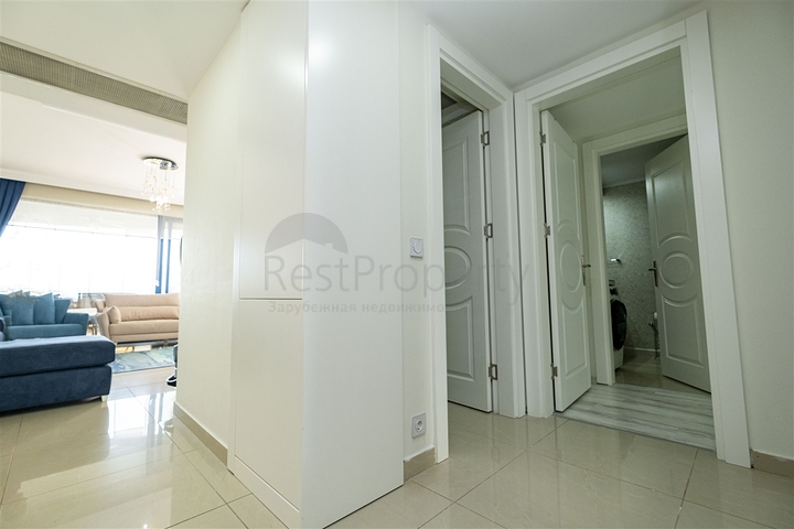 شقة 2 + 1 تطل على البحر الأبيض المتوسط ​​في أنطاليا