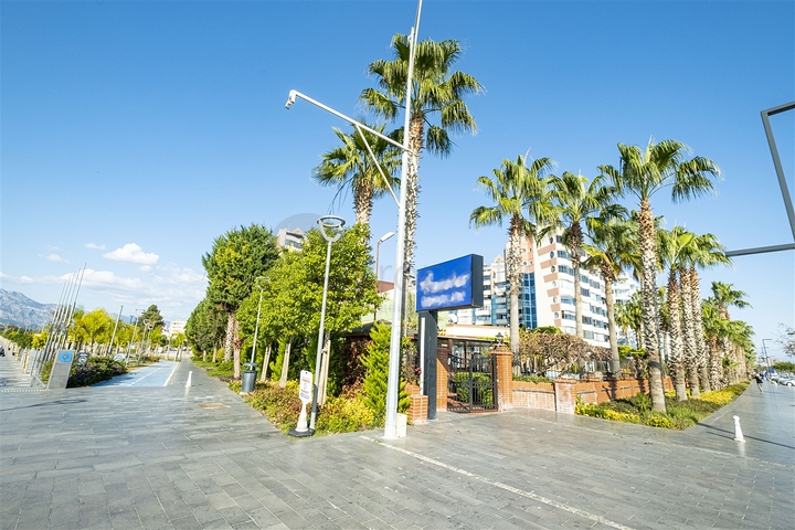 شقة 2 + 1 تطل على البحر الأبيض المتوسط ​​في أنطاليا