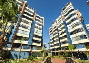 شقة 2 + 1 تطل على البحر الأبيض المتوسط ​​في أنطاليا