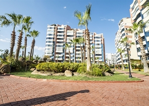 شقة 2 + 1 تطل على البحر الأبيض المتوسط ​​في أنطاليا