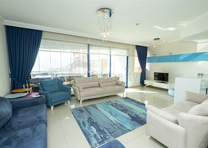 شقة 2 + 1 تطل على البحر الأبيض المتوسط ​​في أنطاليا