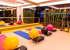 مجمع فاخر - خدمات  نجوم -شقة غرفة وصالة -في مهموتلار / الانيا 