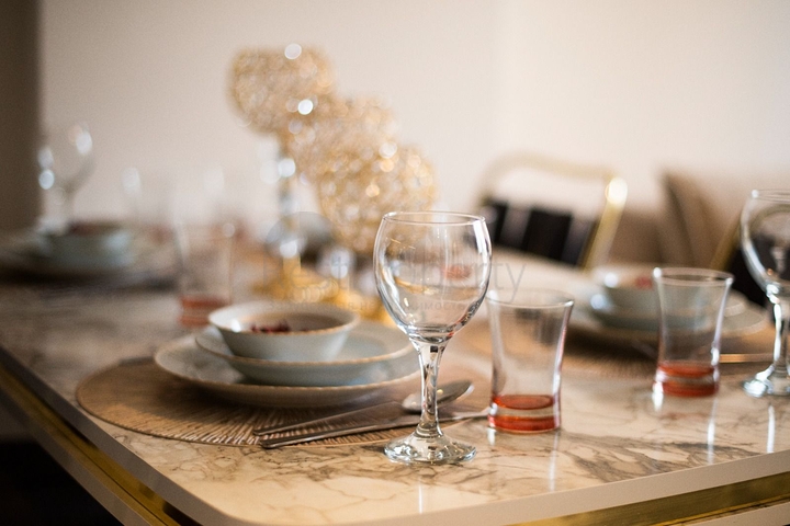 ضمن مجمع حديث يضم كافة الخدمات -شقة 1+1 - في مهموتلار / الانيا 