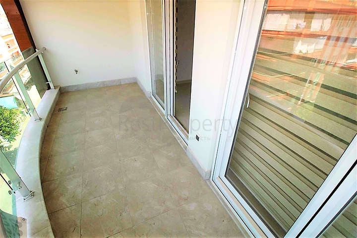 شقة 1+1 في وسط ألانيا