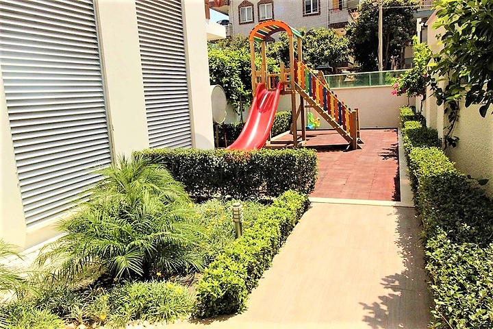 شقة 1+1 في وسط ألانيا