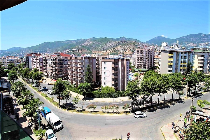 شقة 1+1 في وسط ألانيا