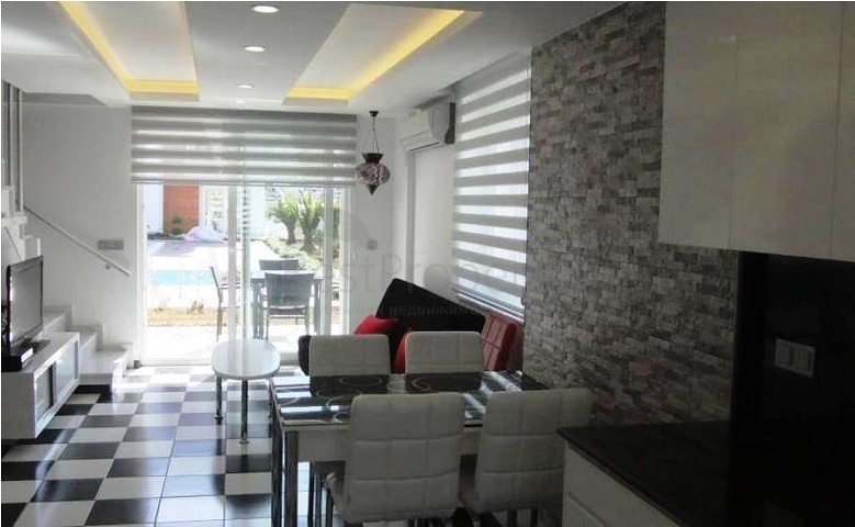 شقق في مجمع كامل مع حمام سباحة