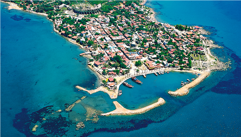 شقق في مجمع كامل مع حمام سباحة