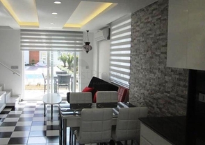 شقق في مجمع كامل مع حمام سباحة