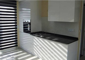 شقق في مجمع كامل مع حمام سباحة