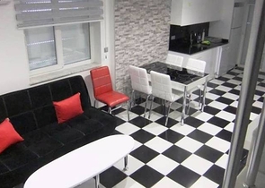 شقق في مجمع كامل مع حمام سباحة