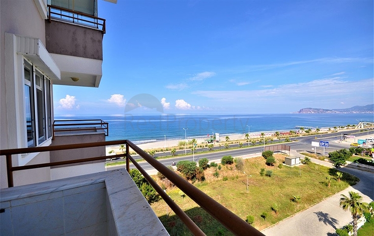 شقة مفروشة على السطر الأول