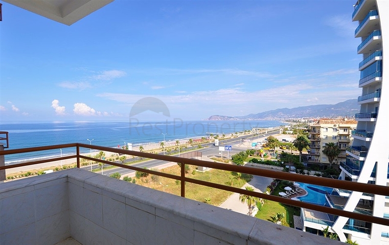 شقة مفروشة على السطر الأول