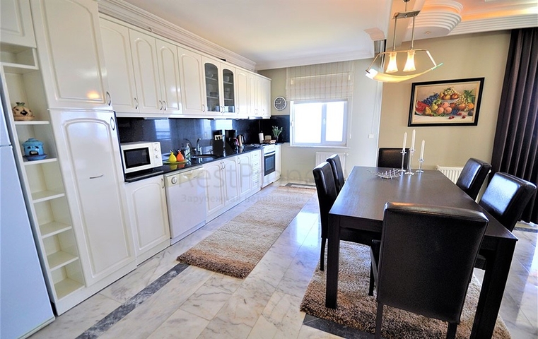 شقة مفروشة على السطر الأول